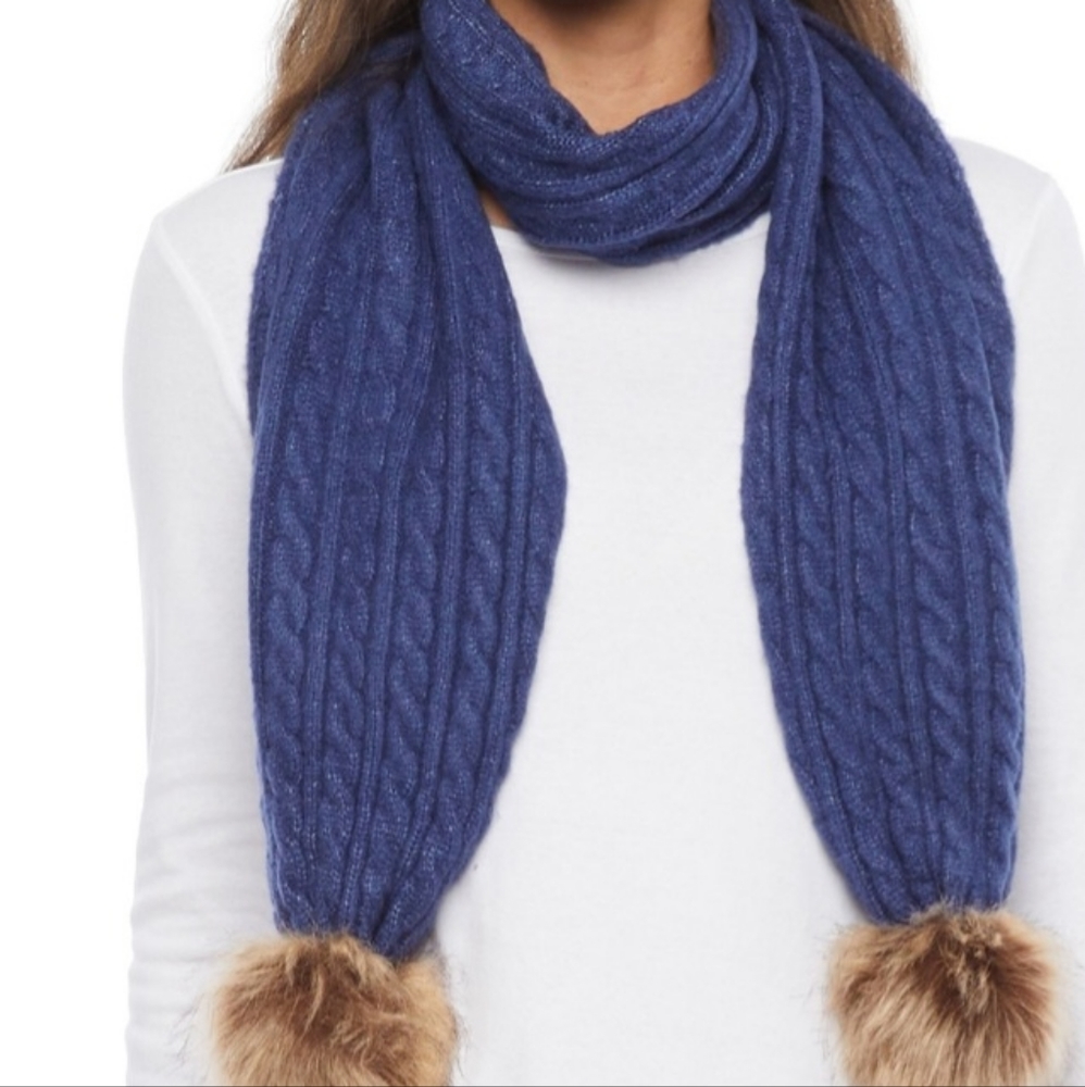 Gorgeous Scarf Great for Christmas or for the cold weather that is so near!